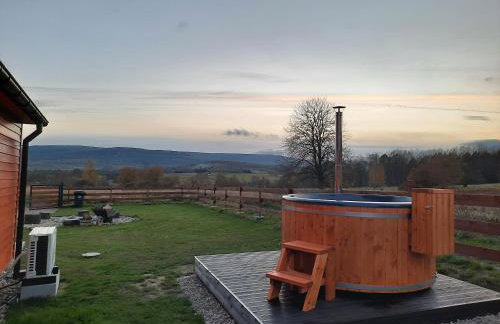 Drewniane domki z prywatnym jacuzzi i widokiem na Góry - Klimatyczny Kompleks w Górach Izerskich #Widogruszka - Photo 13