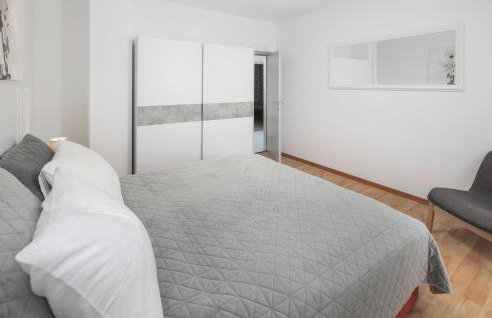 Lovely Home In Tinjan - Photo 42