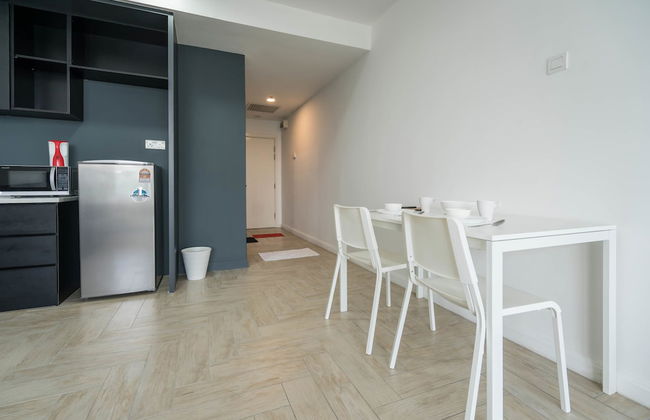 OYO Home 43951 Fair Studio Empire City Marriot - Photo 5