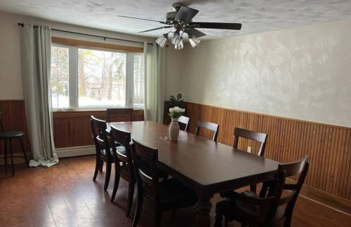 Spacious 5 BR Home w/ Hot Tub - Foto 16