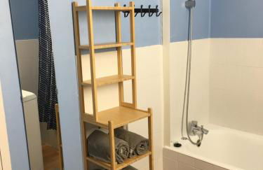 Grands Gîtes de charme avec jardin, lieu calme et paisible en plein coeur d'Arbois, linge inclu, lits faits à l'arrivée et ménage en fin de séjour - Foto 7