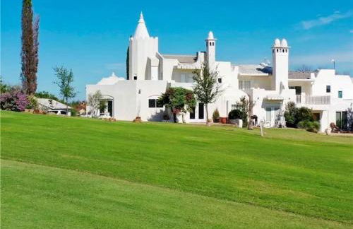 Architect's 'Castle' - Golf Villa with Views - Foto 35