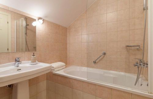 Your Family Oasis by the Sea Villa Mir Vami, heated pool - Photo 20