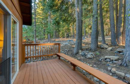 Golden Summit by AvantStay Stunning Secluded Cabin w Access to Tahoe Donner - Foto 35