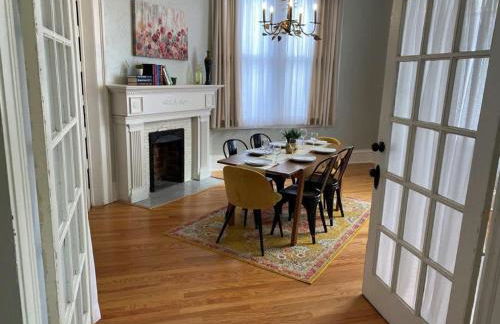 Dauphin District Darling #1-Downtown, Restaurants - Foto 45