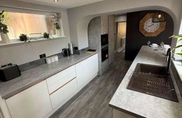 Modern 2 Bedroom Private Detached Cottage With HotTub - Foto 22