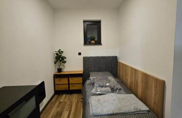 Villa Joy with Pool,Jacuzzi,E Auto Station - Foto 27