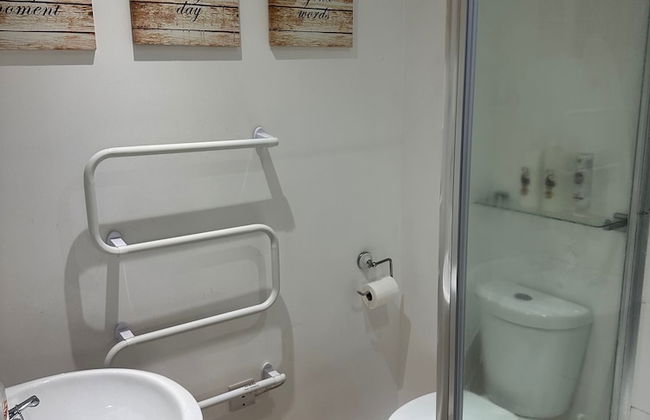 Courtyard Rooms - Studio - Double Bed - Wifi - Photo 6