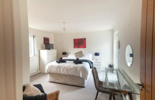 2-Bed Wallington, Sleeps 6, Parking, Near LGW - Foto 23