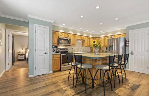 6bedrooms, ramp boat dock slips water toys, nice cove area - Foto 11