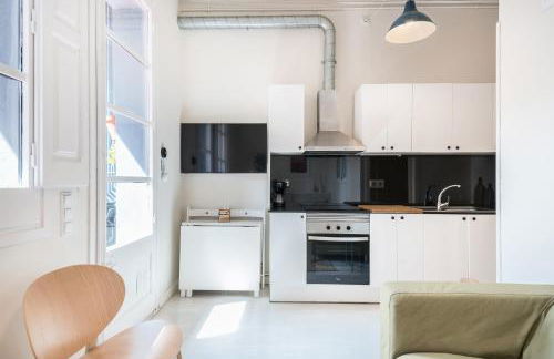 Sunny Apartment with Private Terrace in Gracia, Barcelona - Foto 2