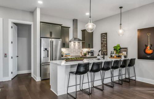 Stylish Nashville Home - Rooftop Deck - Hot Tub - Photo 2