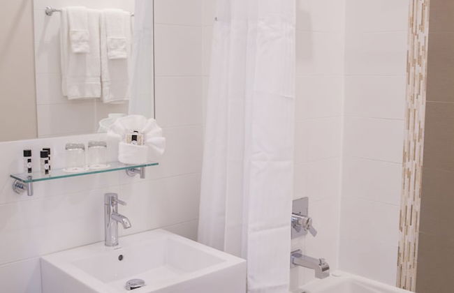 Aura Hotel Brooklyn - Photo 53