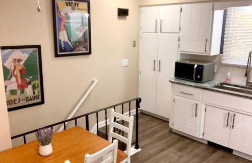 The House Hotels - 4 Beds, huge yard, secluded, and central! - Foto 35