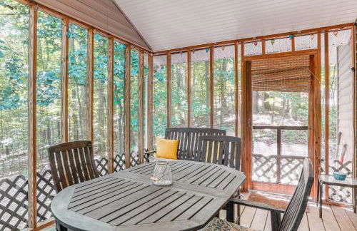 Cabin with Deck and Screened-In Porch in New Market! - Foto 25