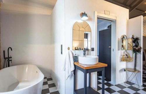 La Suite Años 20 Bañera, chimenea de leña y terraza - Foto 22