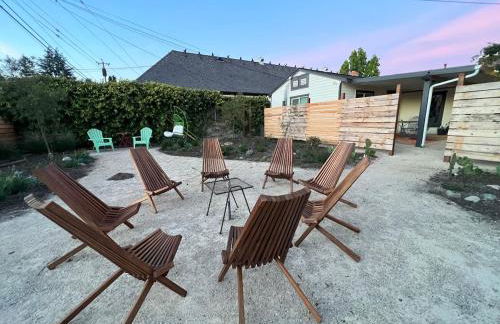 Urban Luxe Retreat l King Bed l Kitchenette - Photo 28