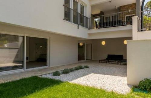 Modern & Stylish Villa with Private Pool - Foto 6