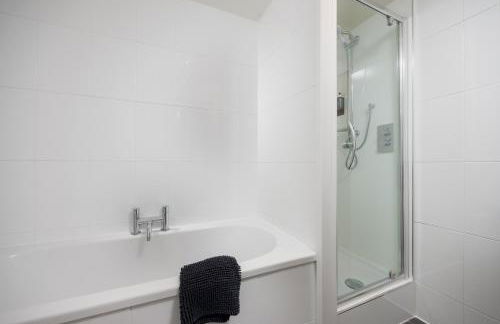 Stunning Penthouse Apartment - Sea view - Plymouth - Parking - By Habita Property - Foto 56