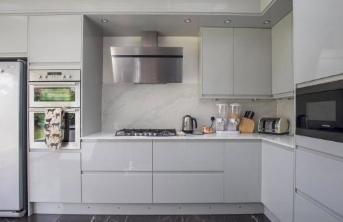 Gorgeous Family Home Near River Thames-Old Windsor - Pass the Keys - Foto 9