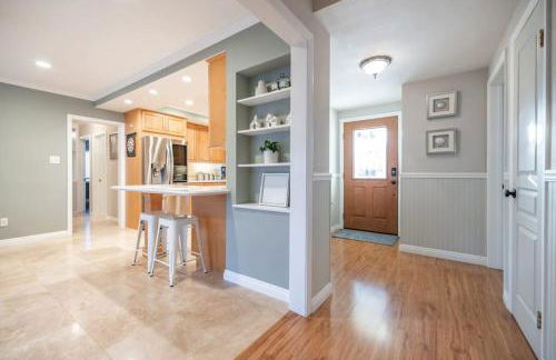 Marbella Lane - Charming 4BR Bungalo for Relaxing Retreat - Foto 77