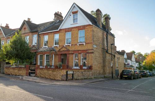 Stylish & Modern London Apartment in Honor Oak - Photo 10