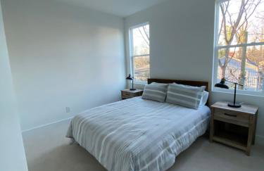 Entire Home Close to BOA Stadium & City - Foto 27