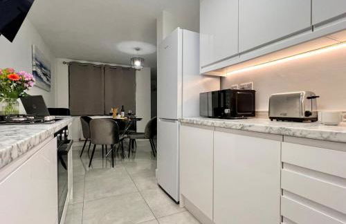 Borage House- Crawley,3BR House, Wifi, Parking, Close to Gatwick Airport, Contractor friendly, short and long term stays welcome - Foto 50