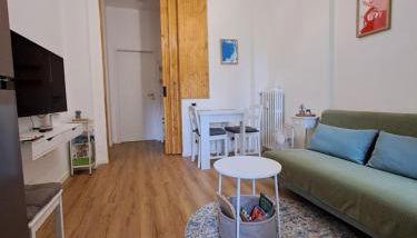 Casa Five next to Metro - Foto 3