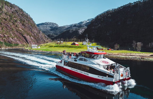Mostraumen Fjordkreuzfahrt – von Einheimischen betrieben & geführt - Foto 1
