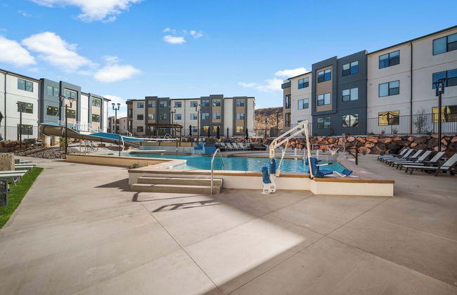 Vintage Desert 5 BDR w/ Resort Amenities - Foto 29