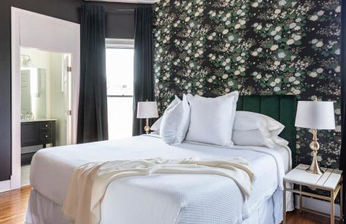 Bourbon Suites -Foodies -Bourbon -2 Living Rooms - Foto 24