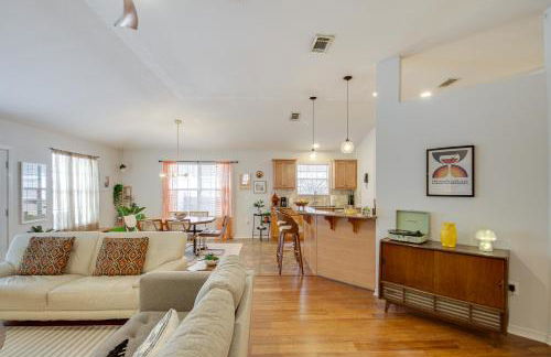 3 Mi to Escambia Bay Home with Deck and Private Yard! - Foto 6