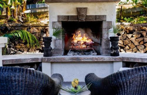 Resort style back yard heated pool and spa - Foto 11