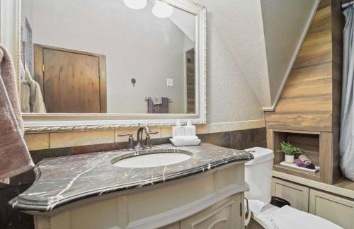 Ozark Mountain Retreat- Movie Theatre Dance Floor - Foto 18