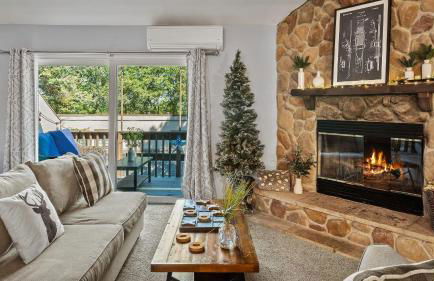 Slopeside Escape by Avantstay Walk to Ski Lifts Arcade Games + Shuffleboard - Foto 2