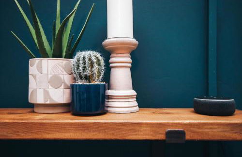 Commercial House, By Solace Stays - Foto 24