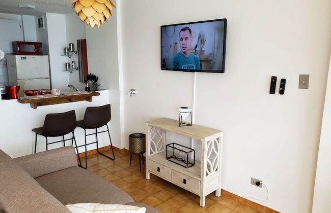 Gorgeous Beach Front Studio - Photo 6