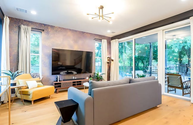 5 000 SQ FT Private 10br Compound DT 6 Min Drive - Photo 6