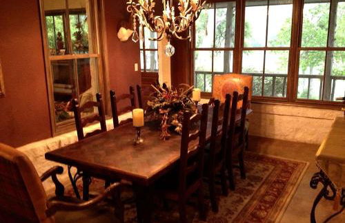 Stunning Luxury Estate on Private Lake in Texas Hill Country near Austin - Foto 3