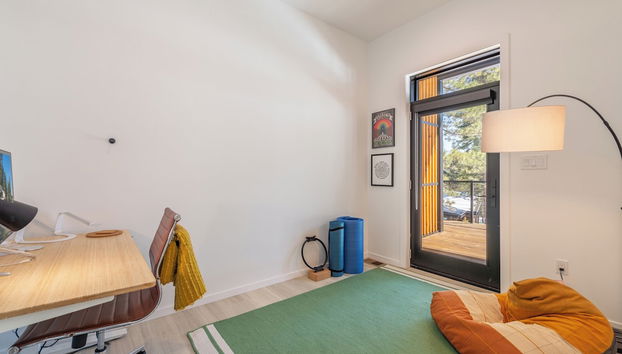 Truckee Container House by Sierra Getaways - Foto 5, Habitación