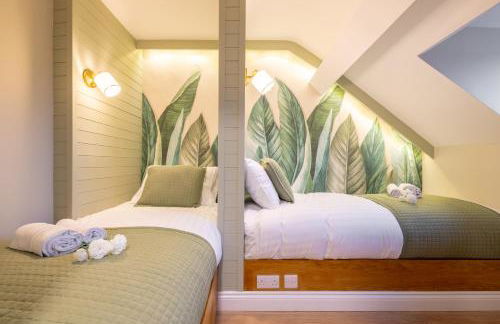 The Secret Garden, Donaghadee - The Hideaway - Stylish 5-Beds, and Lavish 3-Bedrooms - Guests 7 - Super Fast Speed Wi-FI - Foto 15