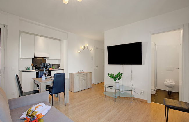 Lean Home - Photo 10