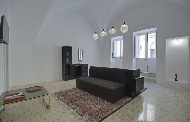 Lovely 70s Style Patio and Terrace - Photo 29