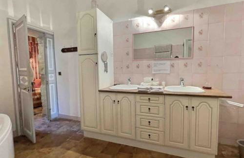 Chez Lydia - Osez la vie de chateau ! Pont du Gard, Uzès - Foto 7