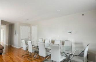 Newark Liberty Brick House - Private Bedroom 1 - Foto 50