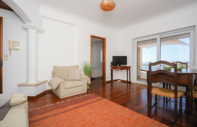 Sea View Apartment by Rent4all - Photo 23