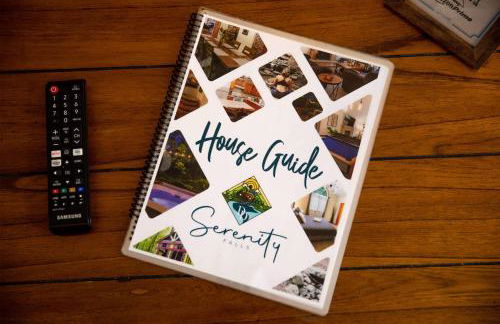 Serenity Falls - Stylish 4Bdr Mountain Retreat, Hot Tub, Pool - Foto 36