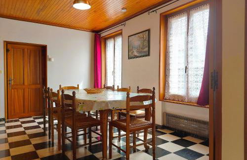 Maison spacieuse avec jardin, BBQ, table de ping-pong, proche commerces, pour 9 personnes et bébés - FR-1-581-96 - Foto 14