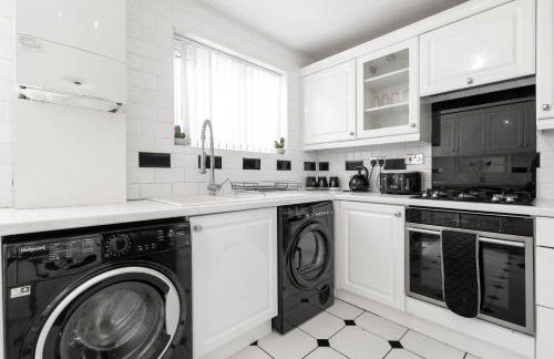 Modern 4 bedroom home ideal for Contractors, Groups and families ,FREE parking for multiple vehicle's - Foto 19